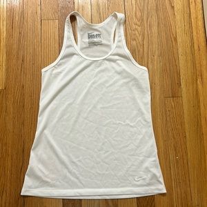 Nike Dri-Fit Regular Fit Women’s Racerback Workout Top Size Small